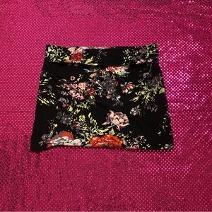 charlotte russe mini black with floral foldover skirt 
size medium